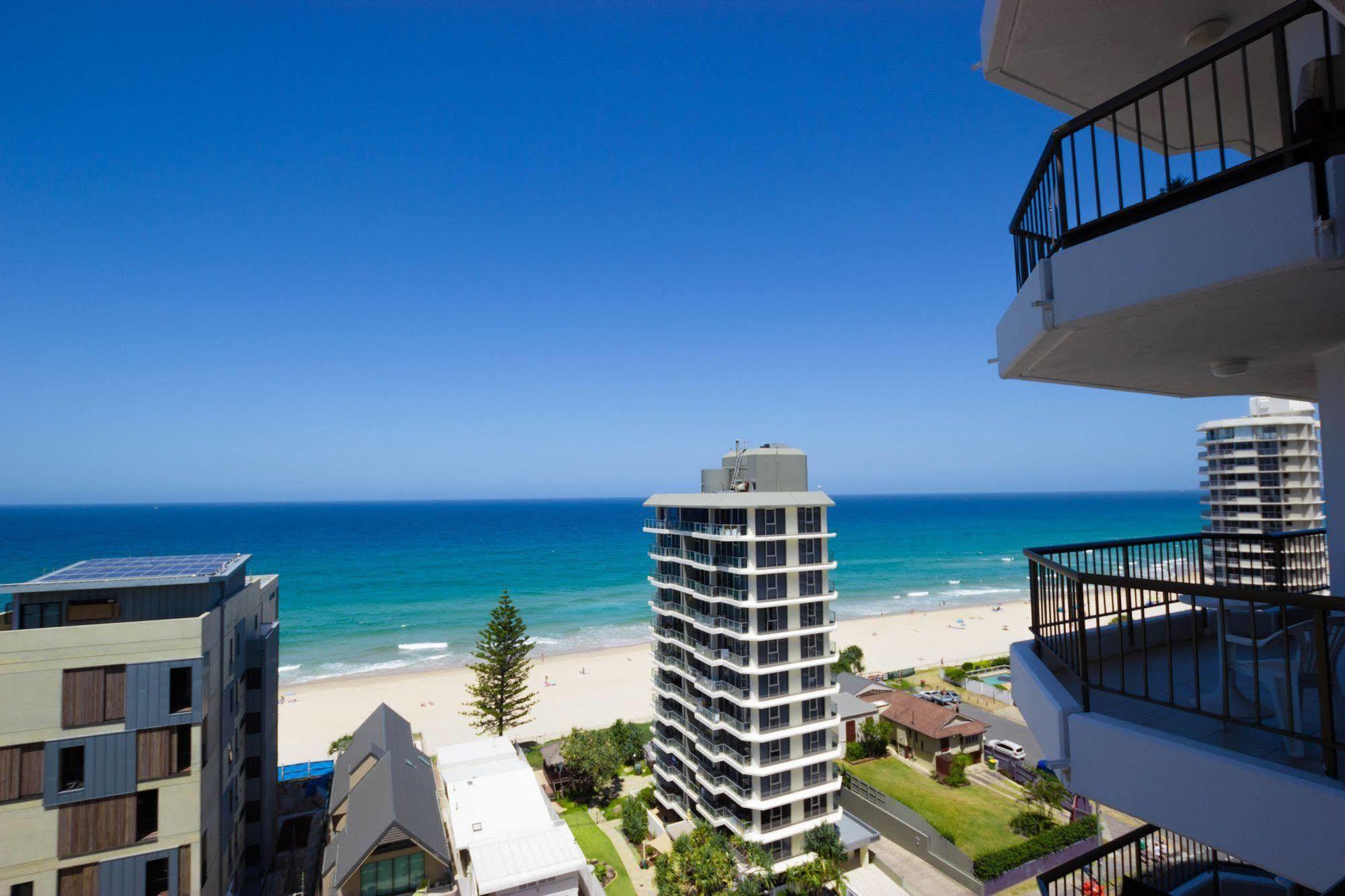 Carrington Court 3* Main Beach
